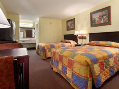 Hotel Clarion & Kissimmee-lake Buena Vista South 3*