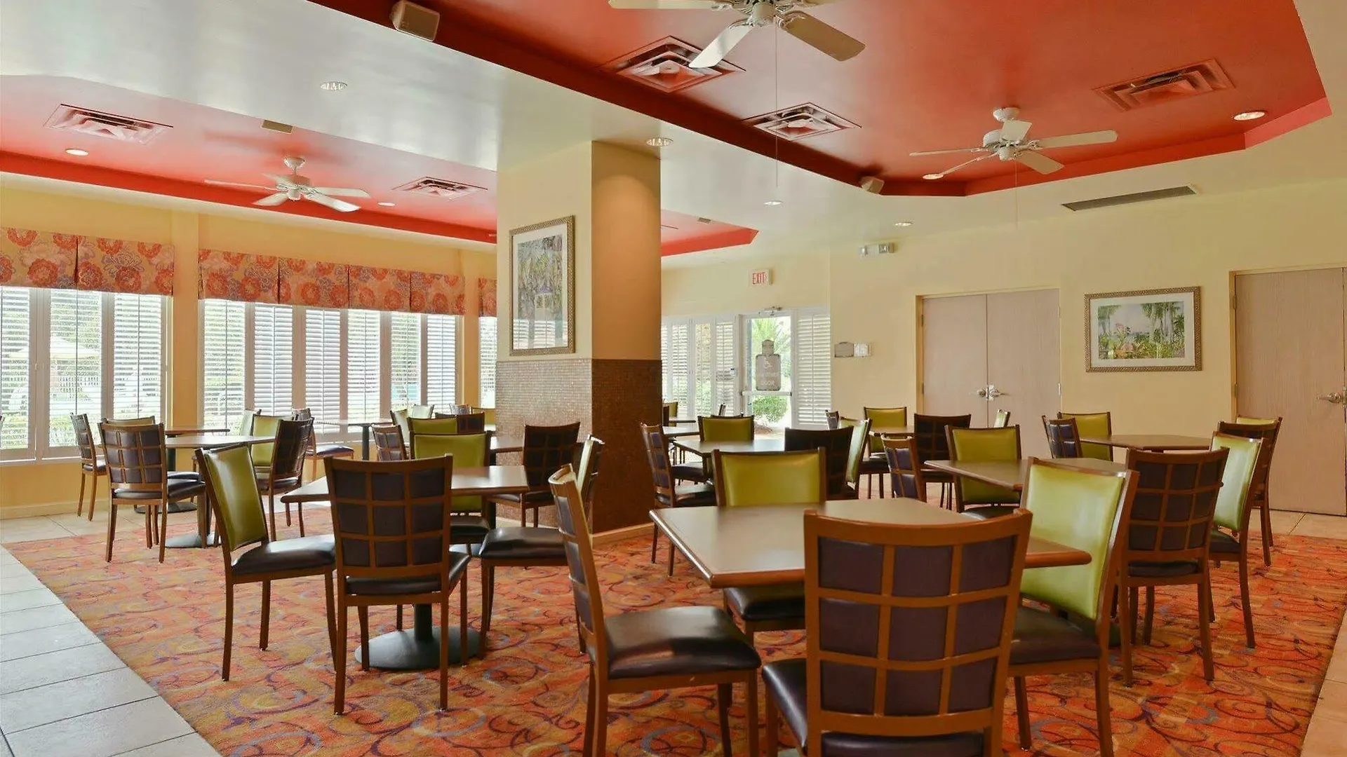 Comfort Maingate East Hotel
