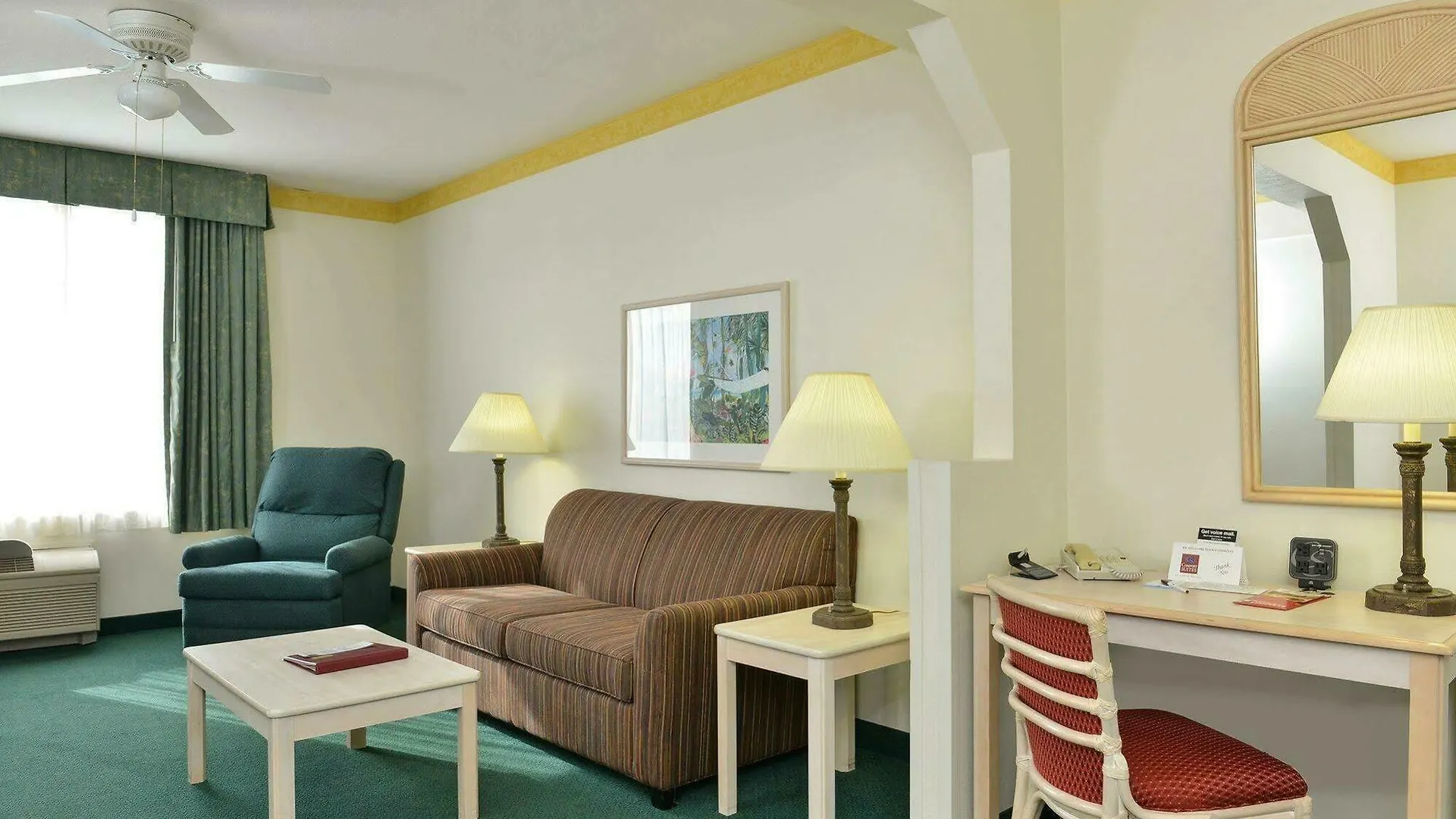Comfort Maingate East Hotel