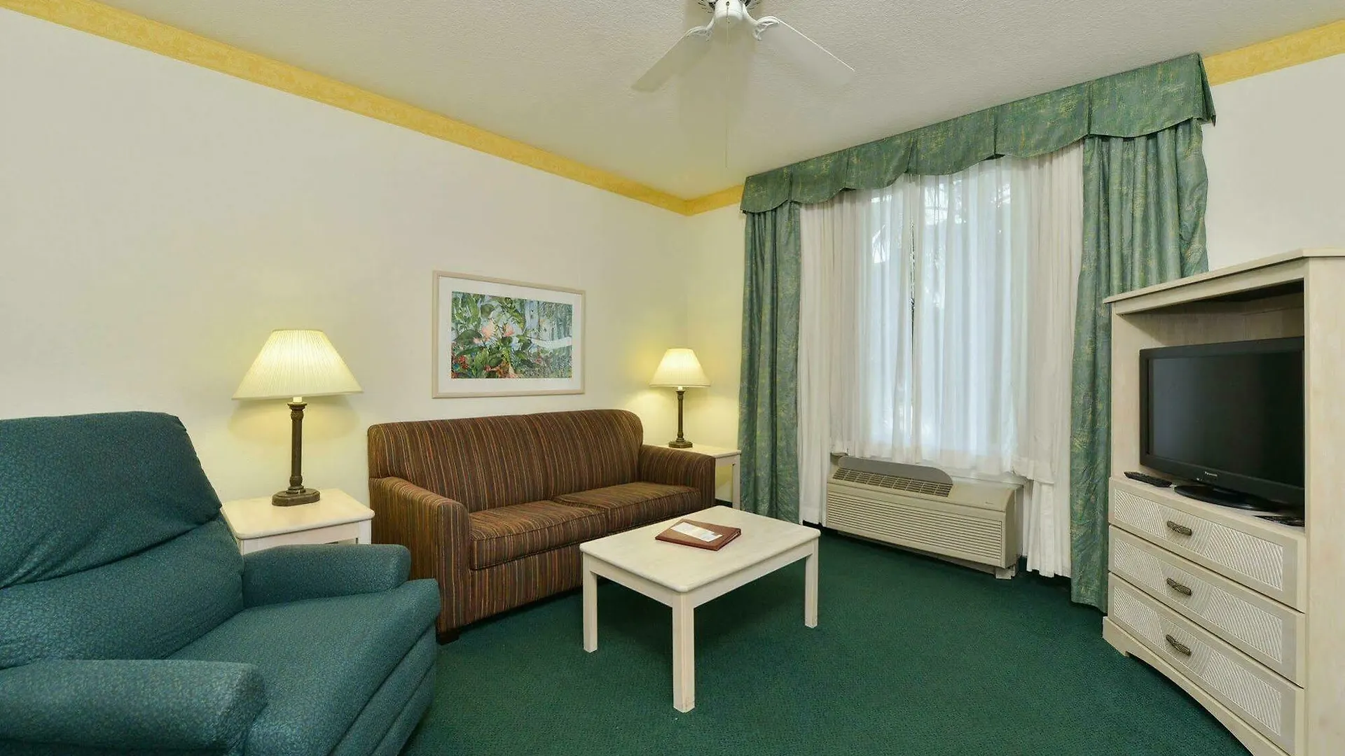 Hotel Comfort Maingate East Celebration