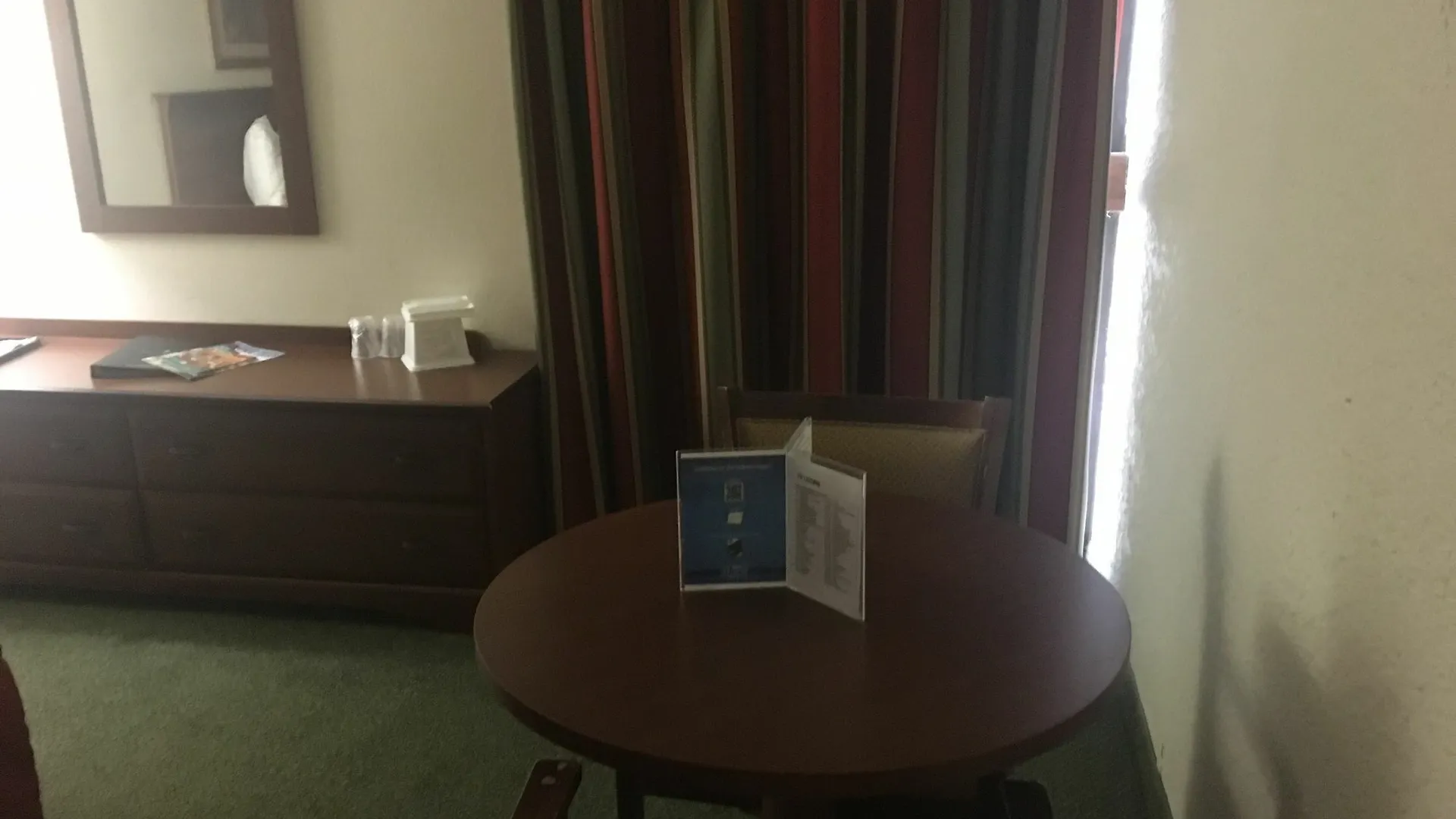 Parkside & Hotel 2*