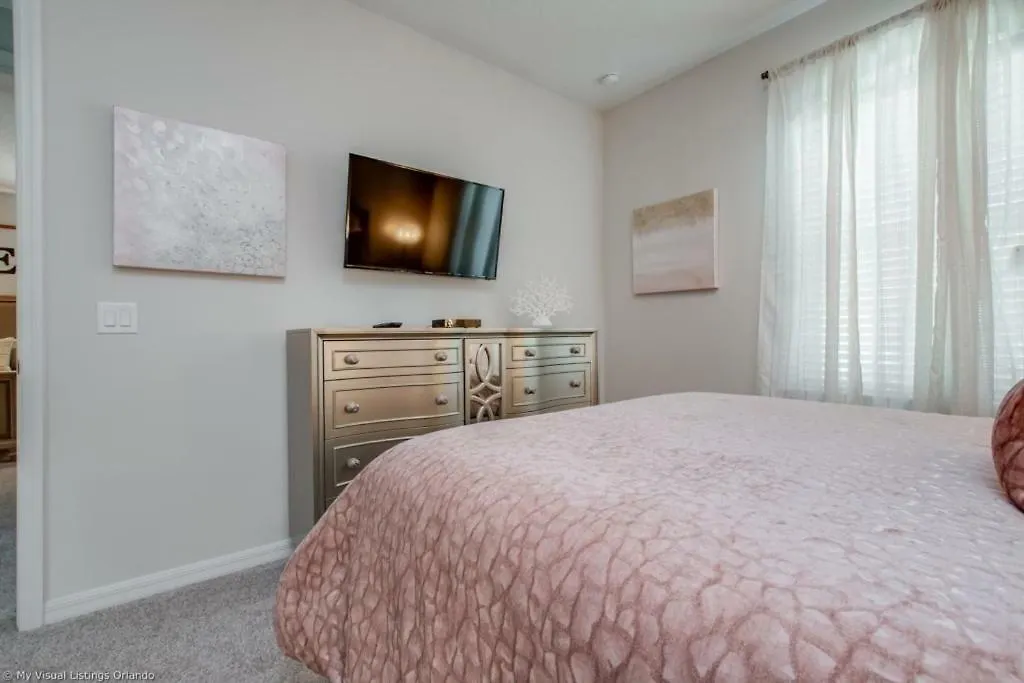 1504 New Luxury 6 Bed With Pool