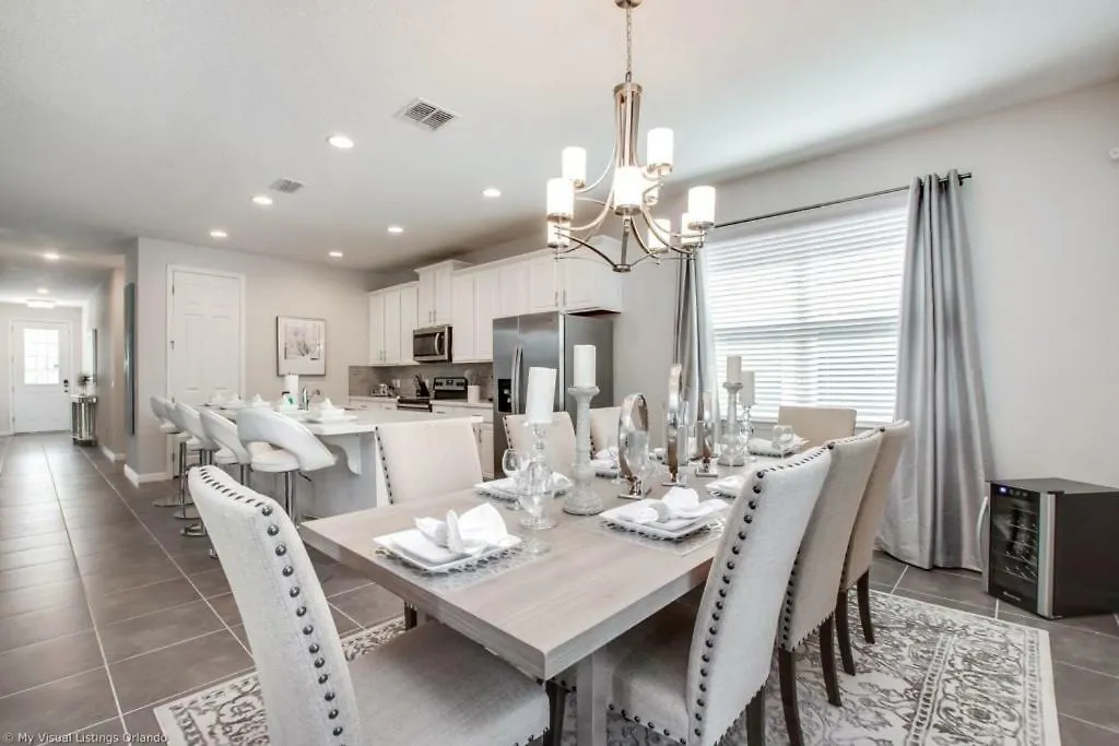1504 New Luxury 6 Bed With Pool *
