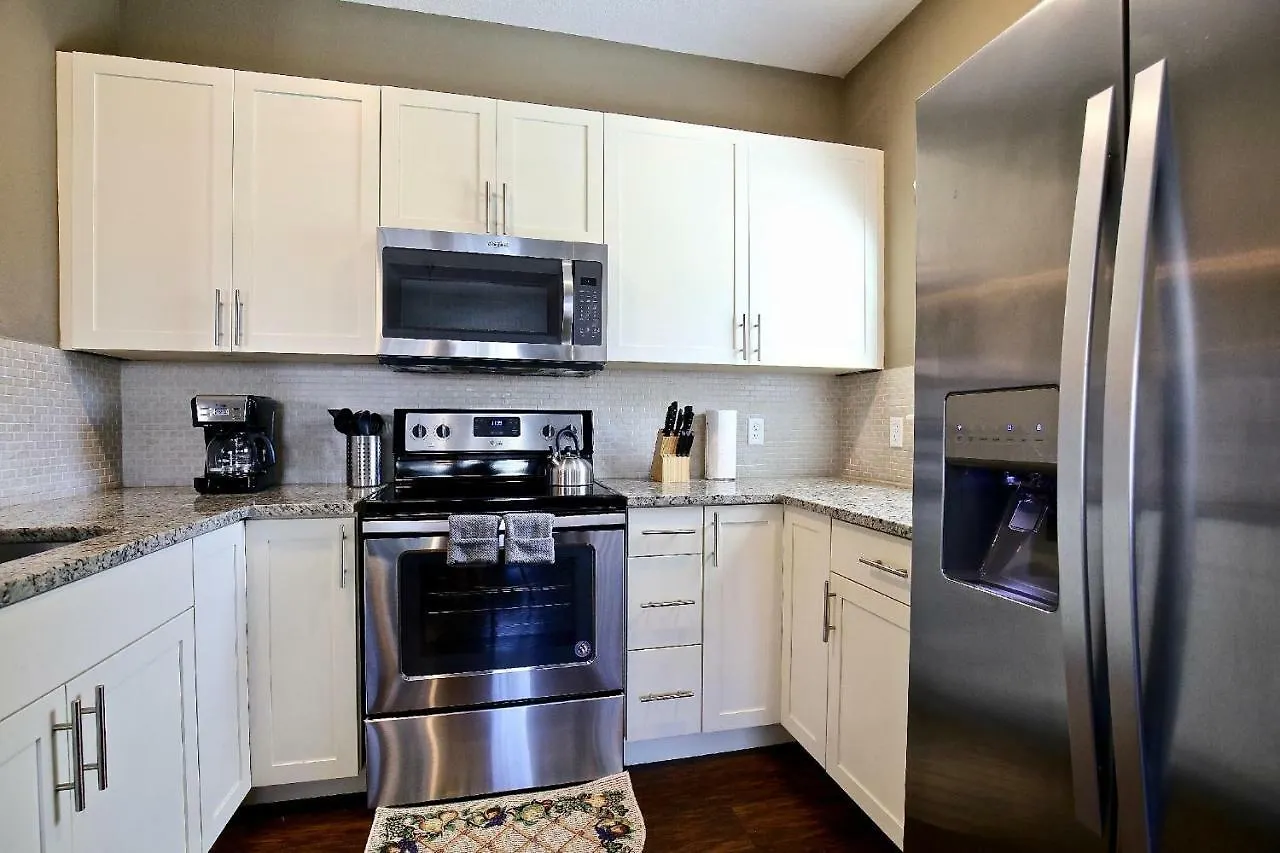 Amazing Townhouse Fits 10 In Gated Community 10 Min To Disney! *