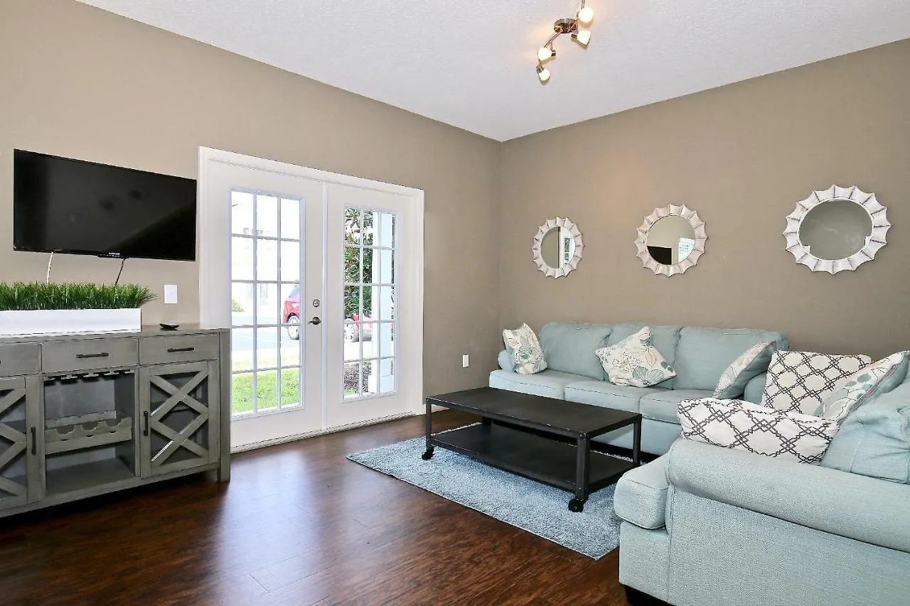 Amazing Townhouse Fits 10 In Gated Community 10 Min To Disney! * Kissimmee