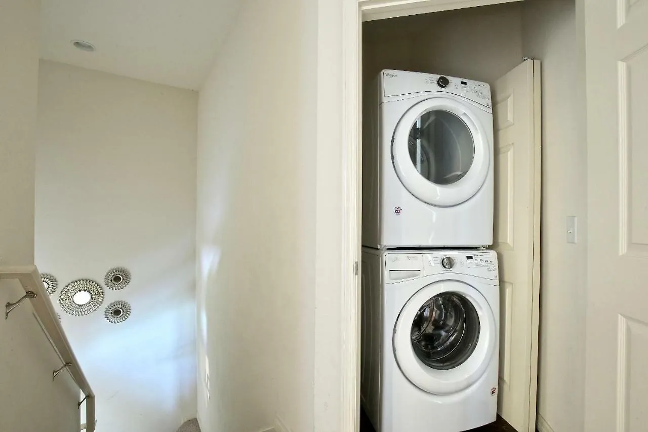 Amazing Townhouse Fits 10 In Gated Community 10 Min To Disney! Σπίτι διακοπών Kissimmee