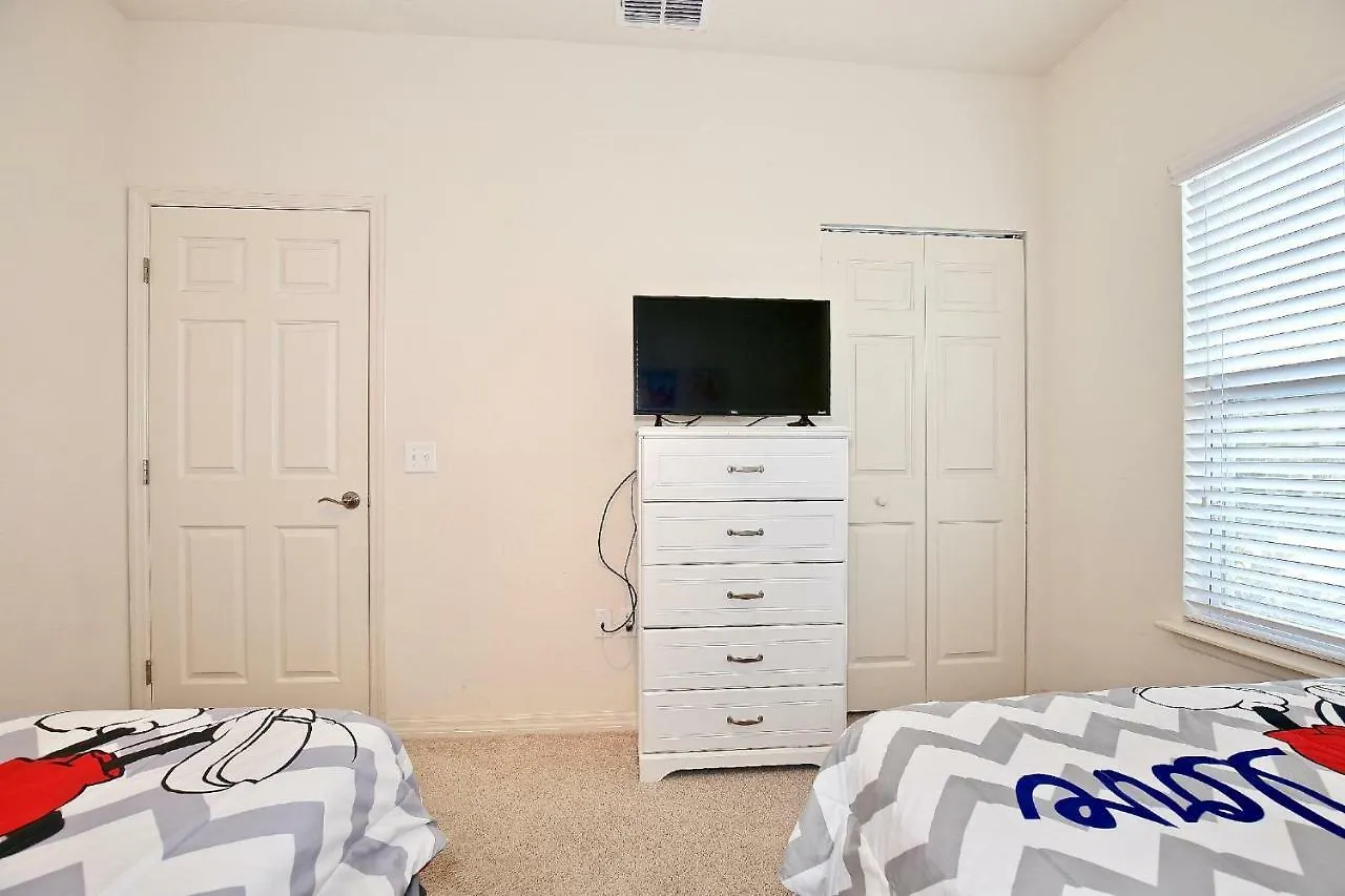 Amazing Townhouse Fits 10 In Gated Community 10 Min To Disney!