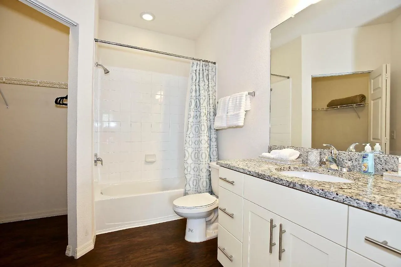 Amazing Townhouse Fits 10 In Gated Community 10 Min To Disney!
