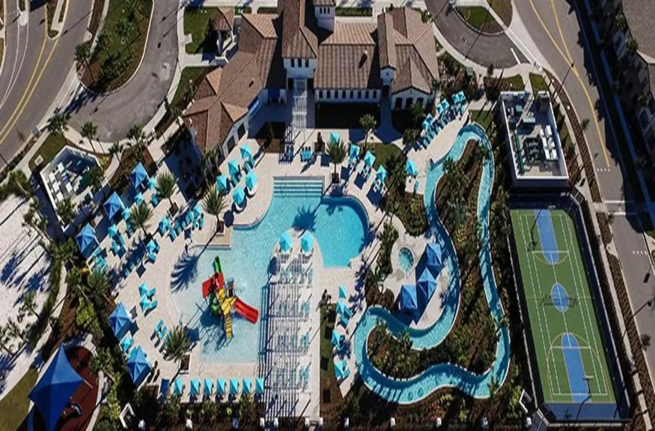 Prestige Large Pool Steps From *