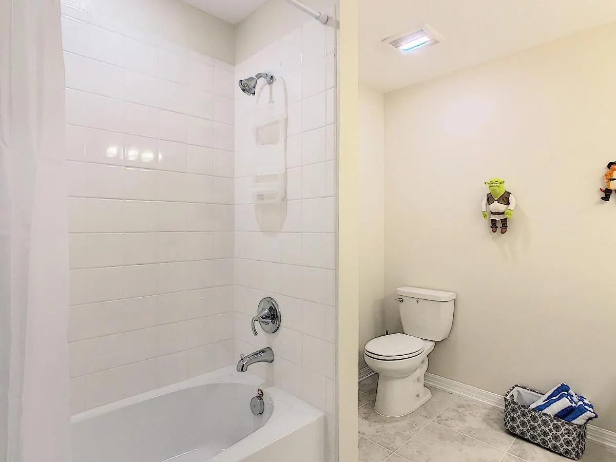 Lovely Lakeview Thematic 2br With 2 Waterpark 基西米