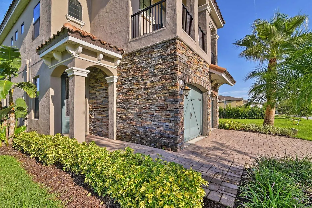 Luxe Reunion House With Private Pool Near Disney! Hébergement de vacances *