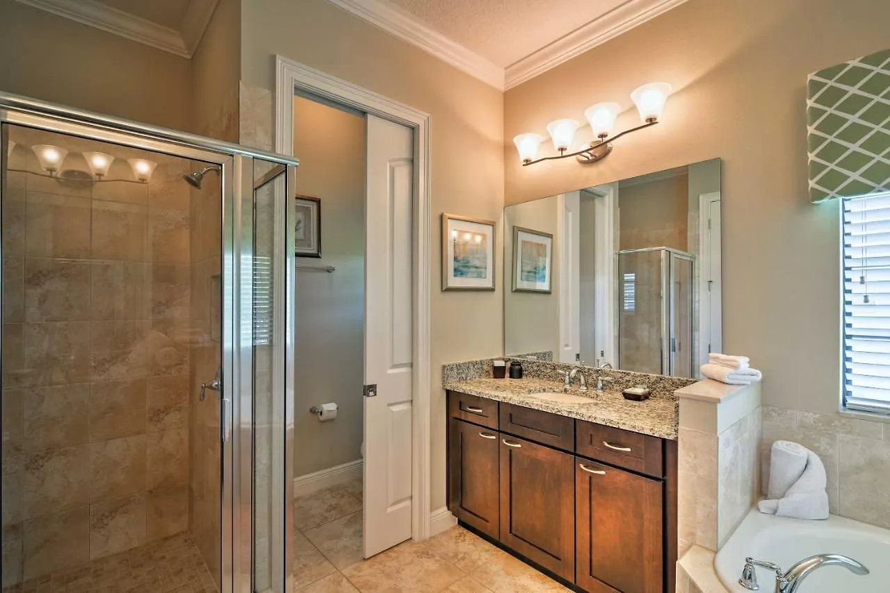Hébergement de vacances Luxe Reunion House With Private Pool Near Disney!
