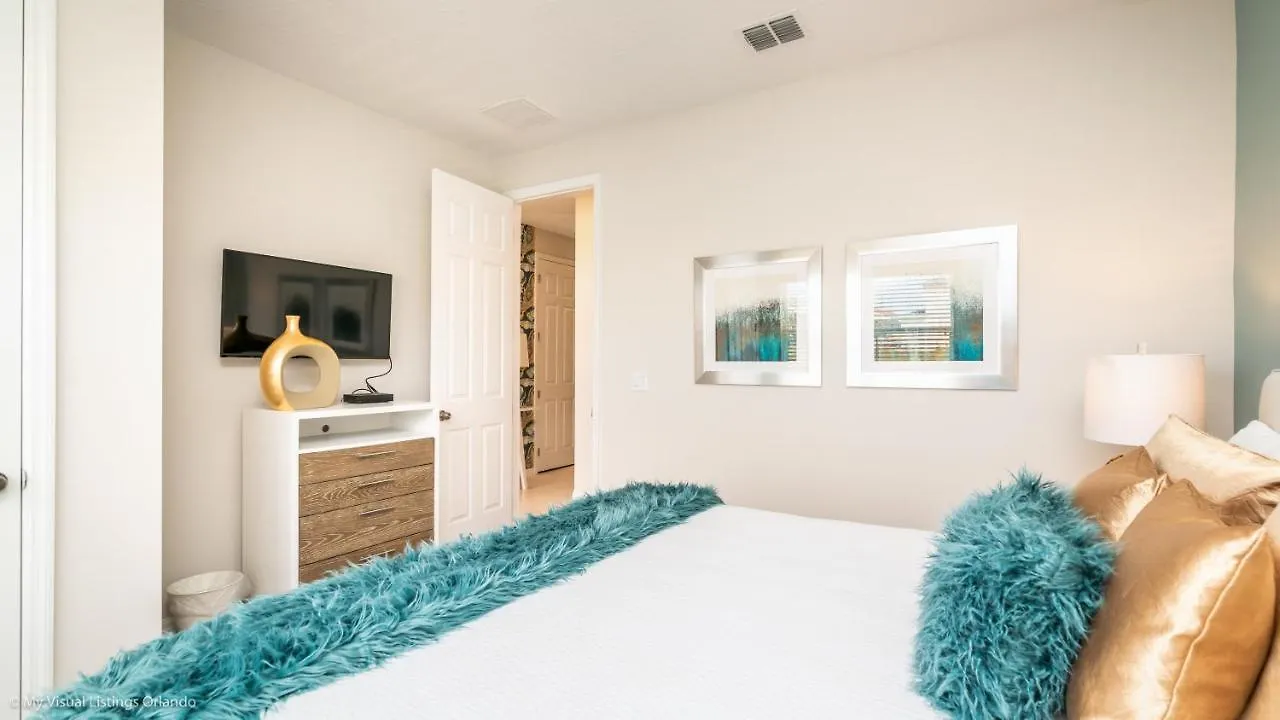 Beautiful Furnished Townhome W Private Pool *