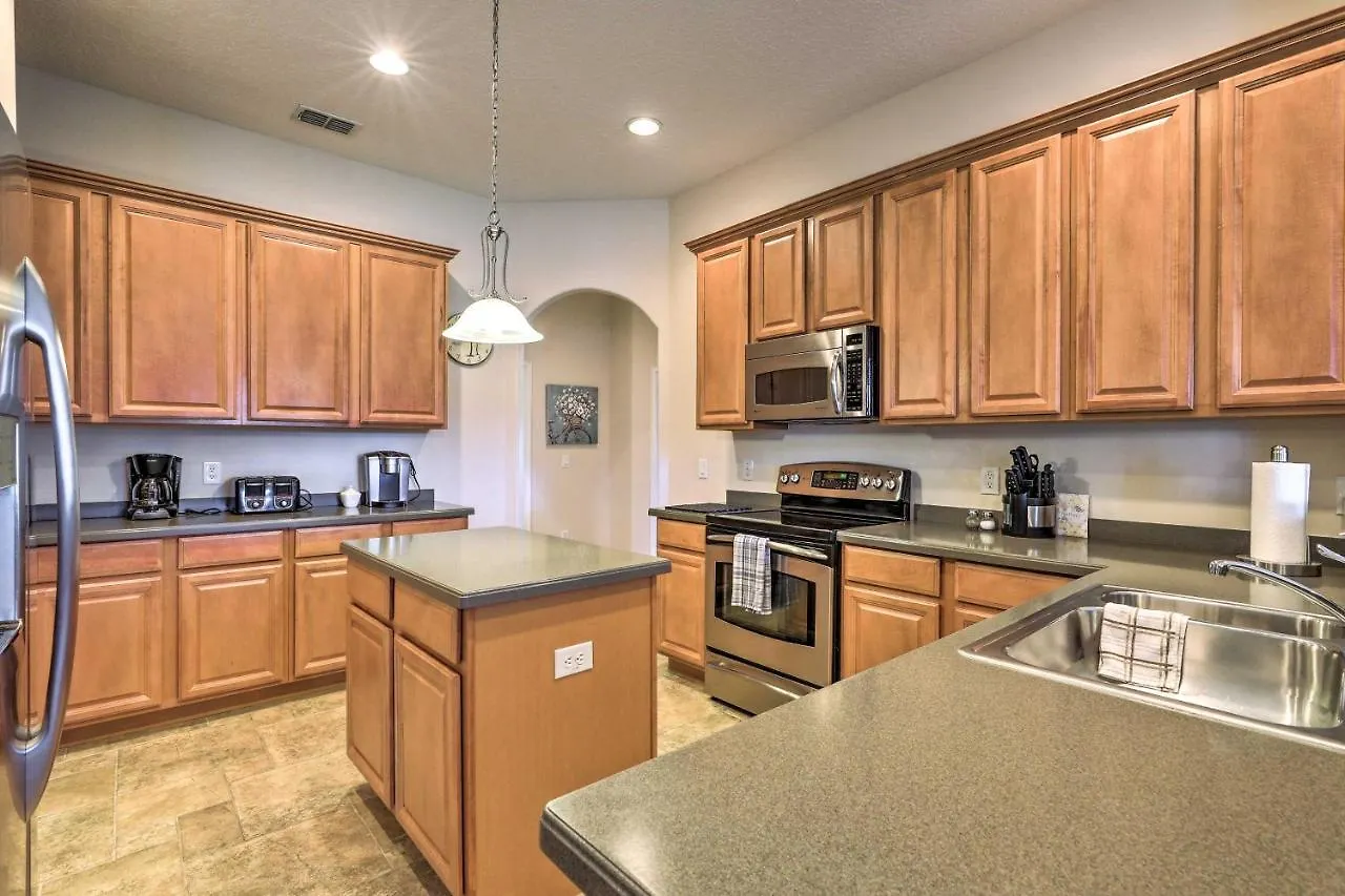 Spacious Gem With Pool And Near Disney! Ferienhaus