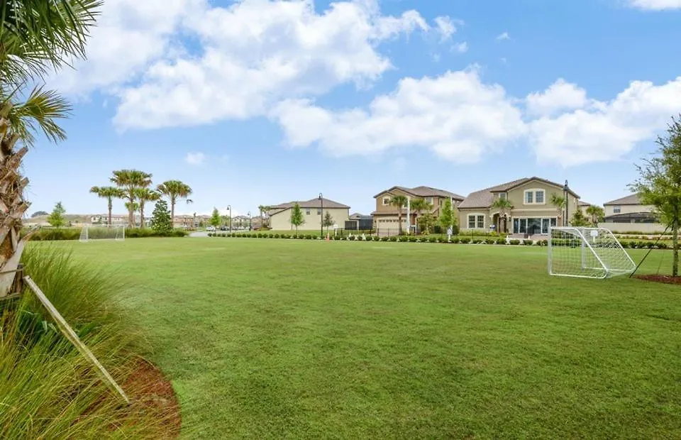 Beautiful Wprivate Pool &free Access Holiday home *