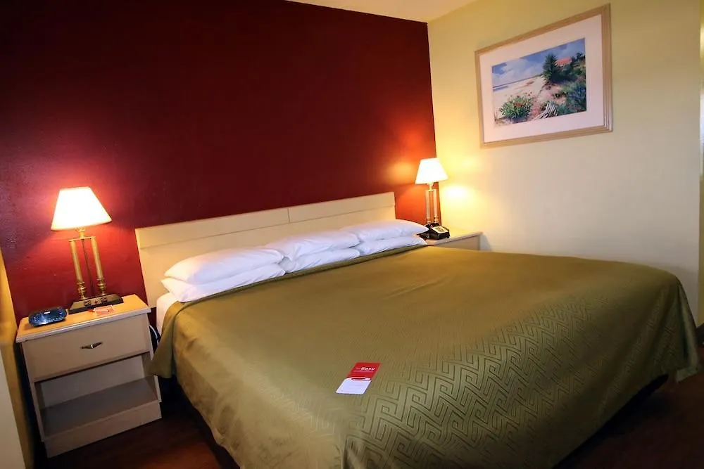 Hotel Econo & Maingate Central 2*