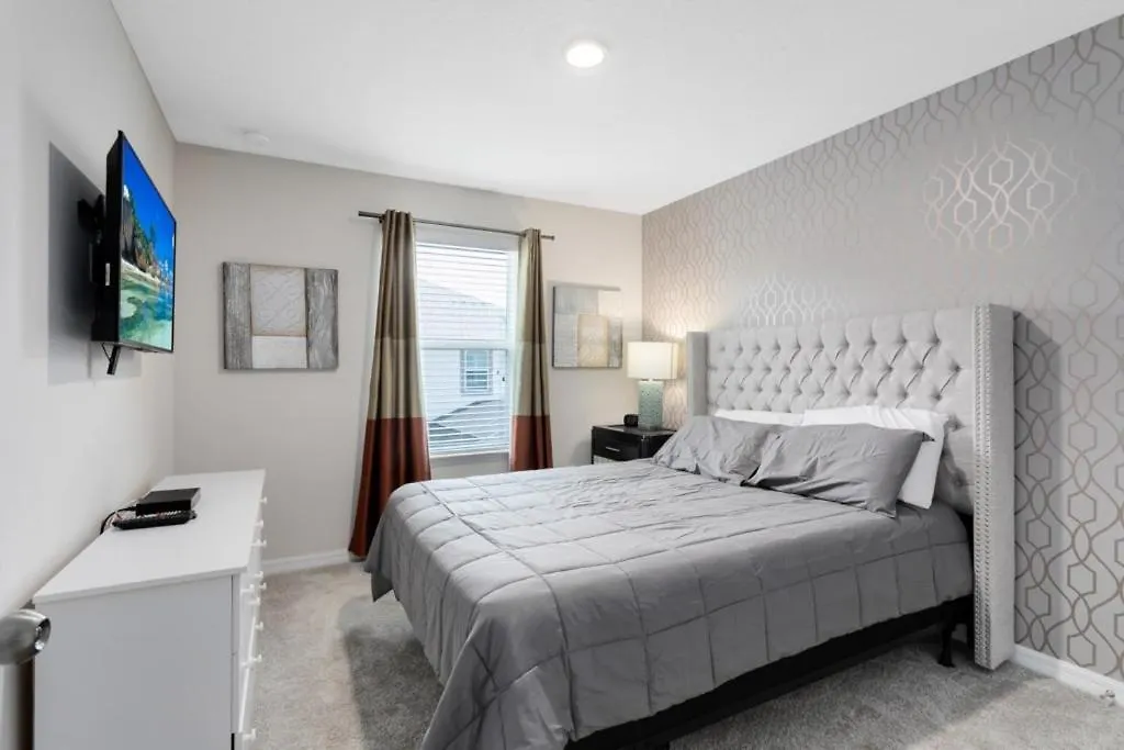 Luxury Town With Splash Pool In Solara Townhouse