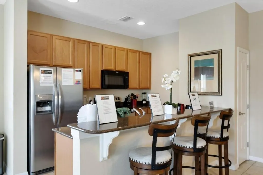 Дом отдыха 5 Bed 4 Bath Town With South Facing Pool Townhouse