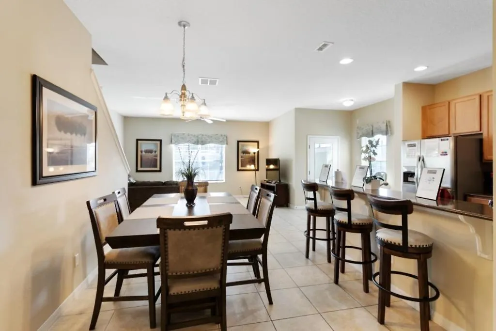 5 Bed 4 Bath Town With South Facing Pool Townhouse *