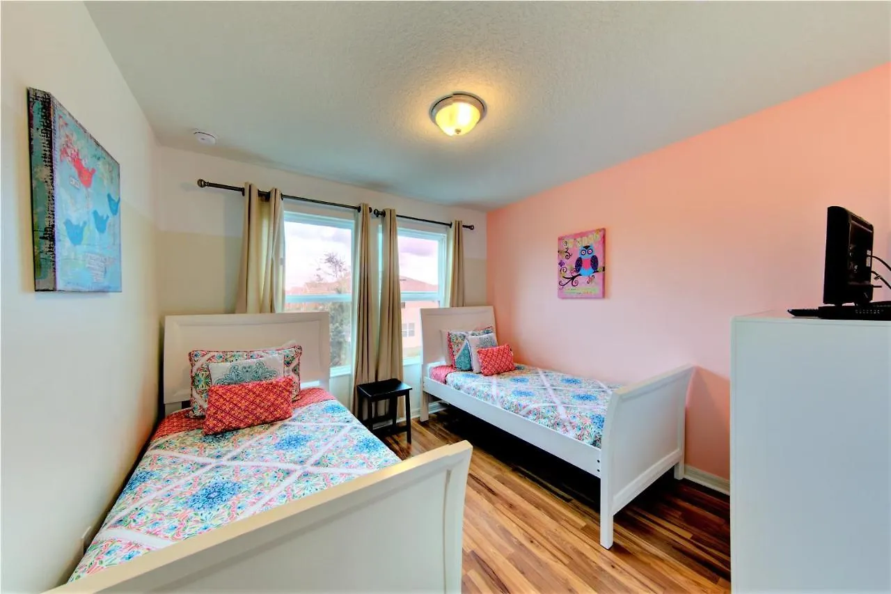 4 Bedroom Sunhaven Townhouse With Pool Near Villa Kissimmee
