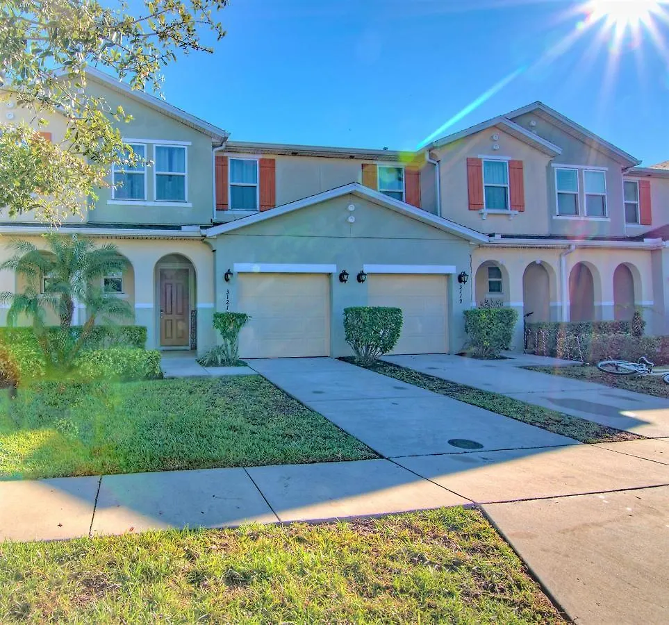 4 Bedroom Sunhaven Townhouse With Pool Near *