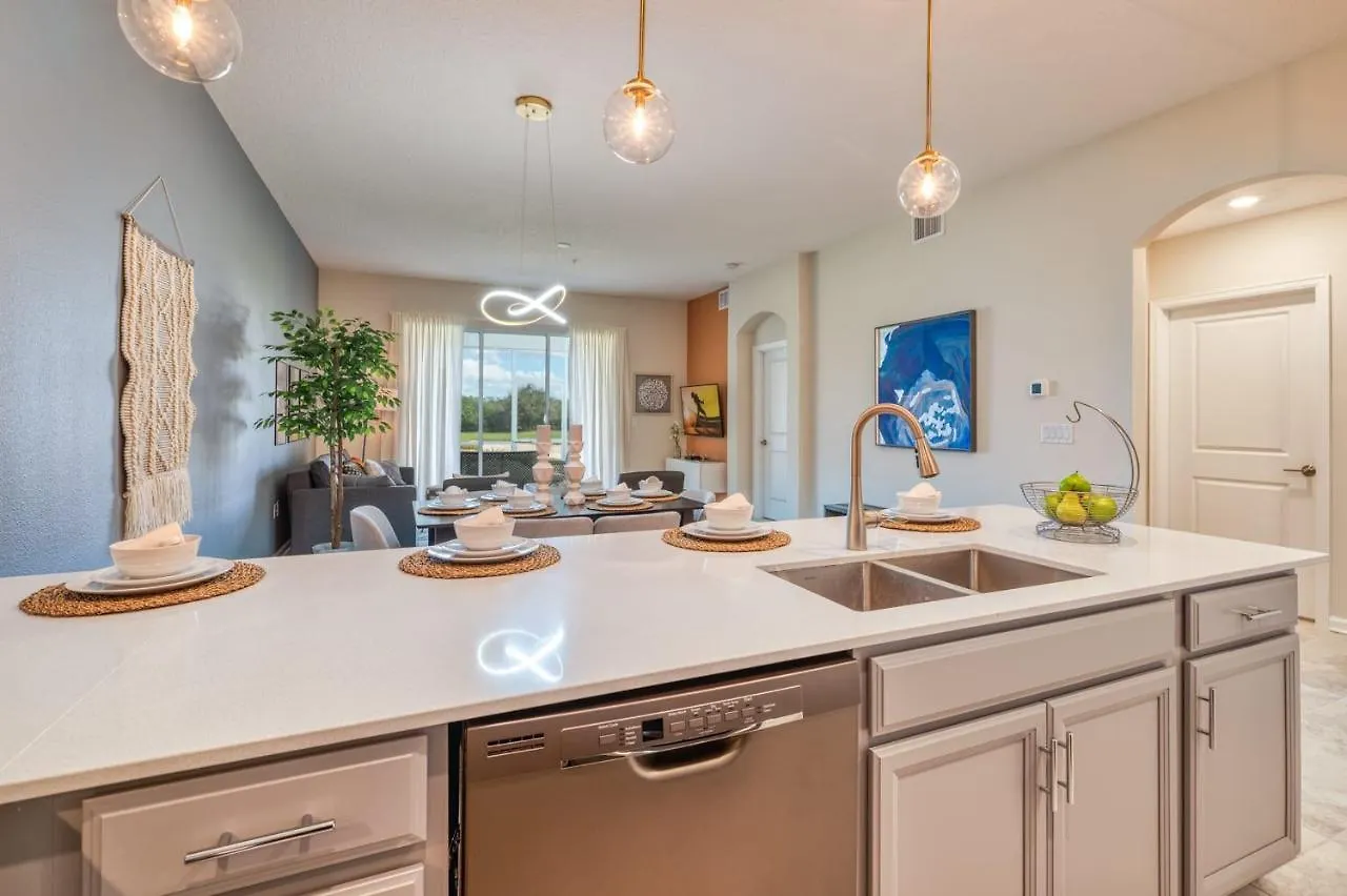 Super Spacious In Champions Gate Holiday home Four Corners