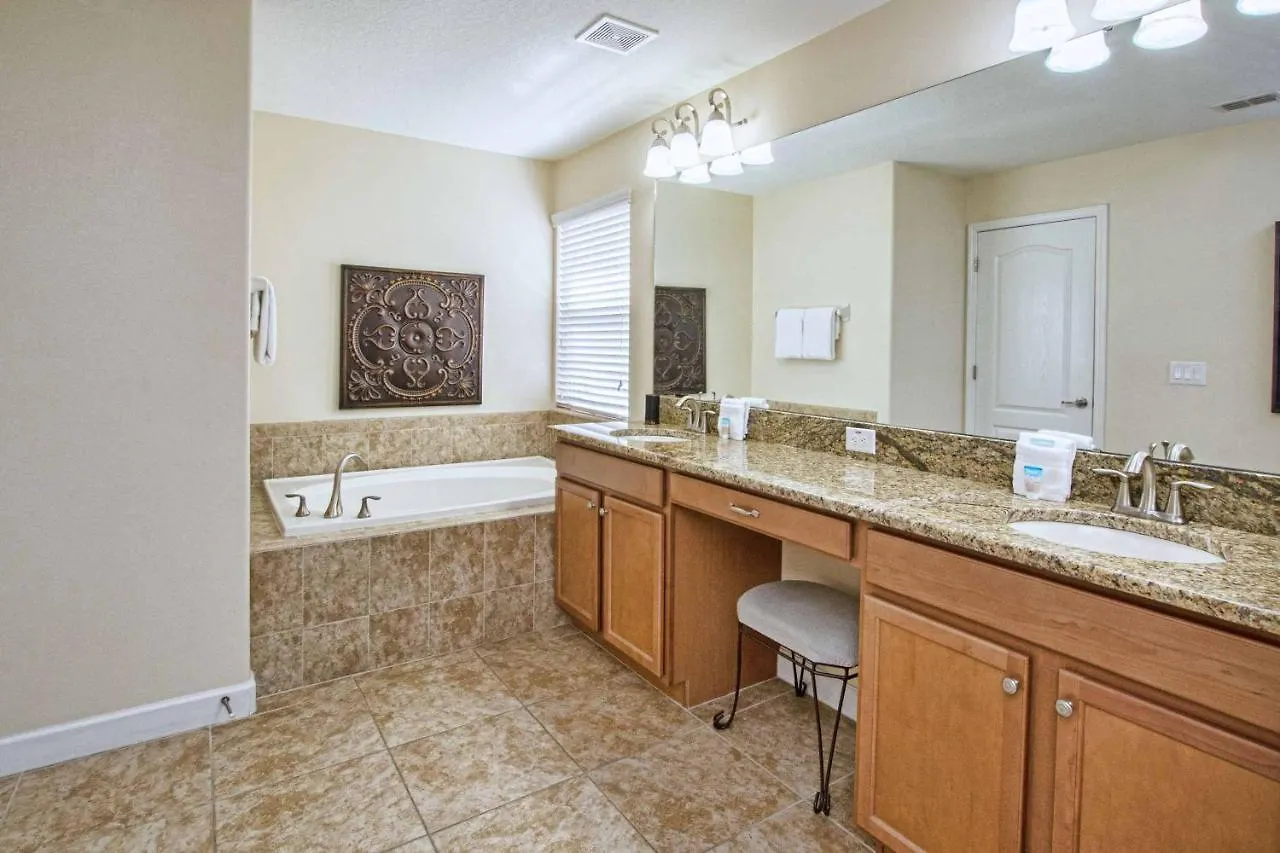 5 Bed House W- Pool In Paradise Palms 3180pp *