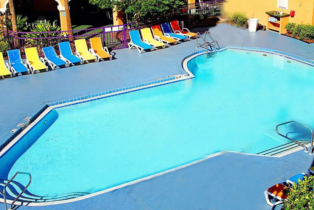 Ramada By Wyndham Downtown