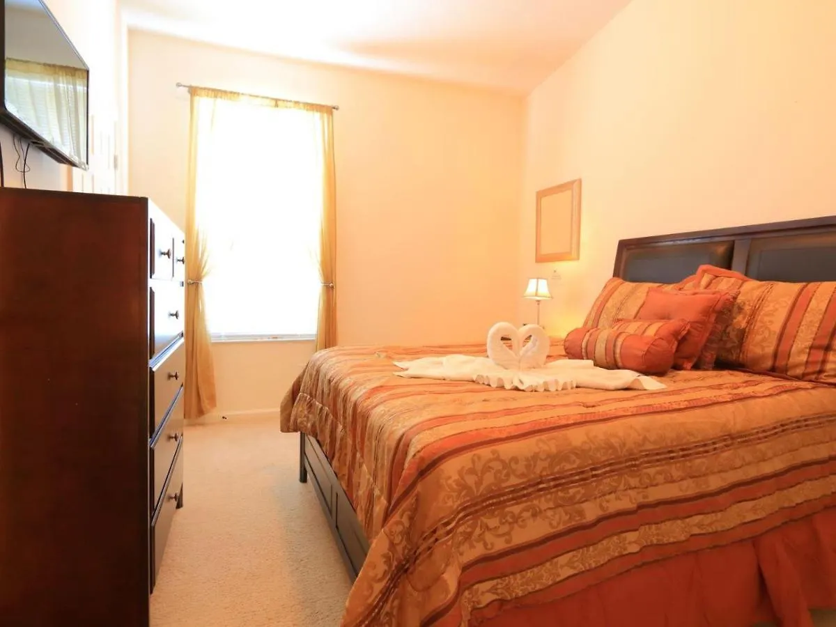 4 Bed 2245 Holiday home *