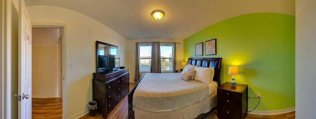 4 Bedroom Sunhaven Townhouse With Pool Near *