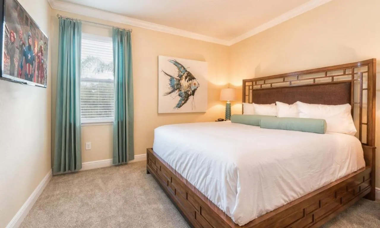 Holiday home Spacious 13 Bdrm Oasis With Large Pool And Deck At Reunion *
