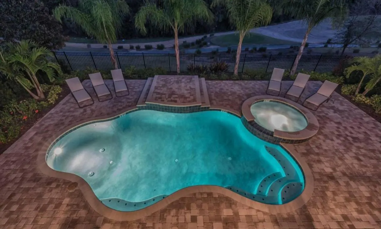 Spacious 13 Bdrm Oasis With Large Pool And Deck At Reunion Holiday home *