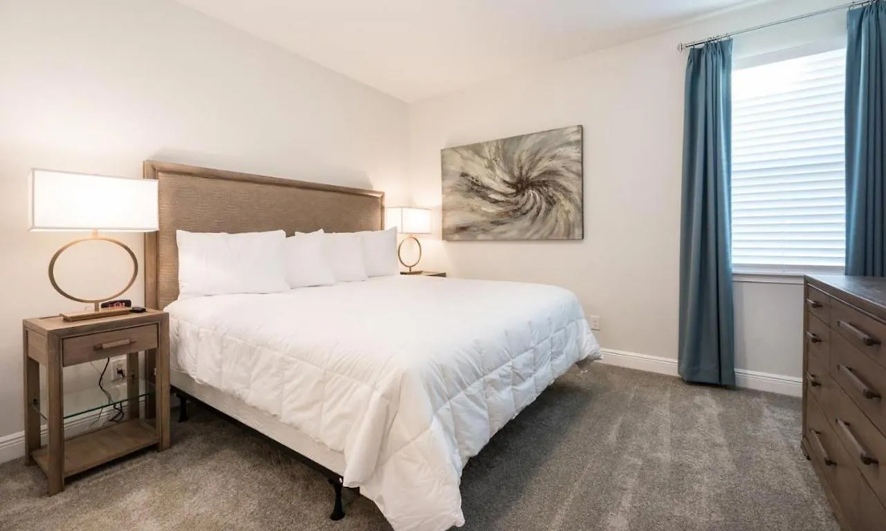 Wonderful 13 Bdrm With Private Theater At Reunion Casa de Férias Kissimmee
