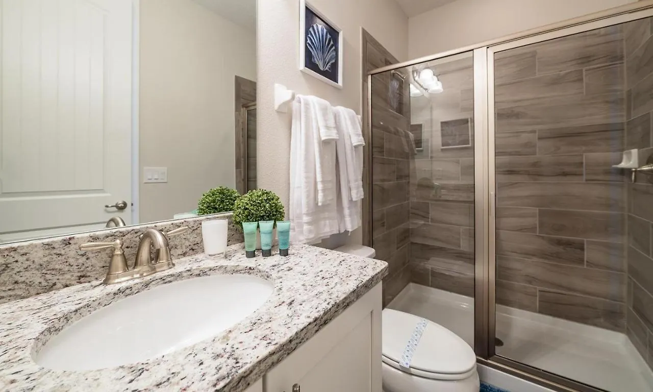Energetic 9 Bdrm With Gazebo At Encore *