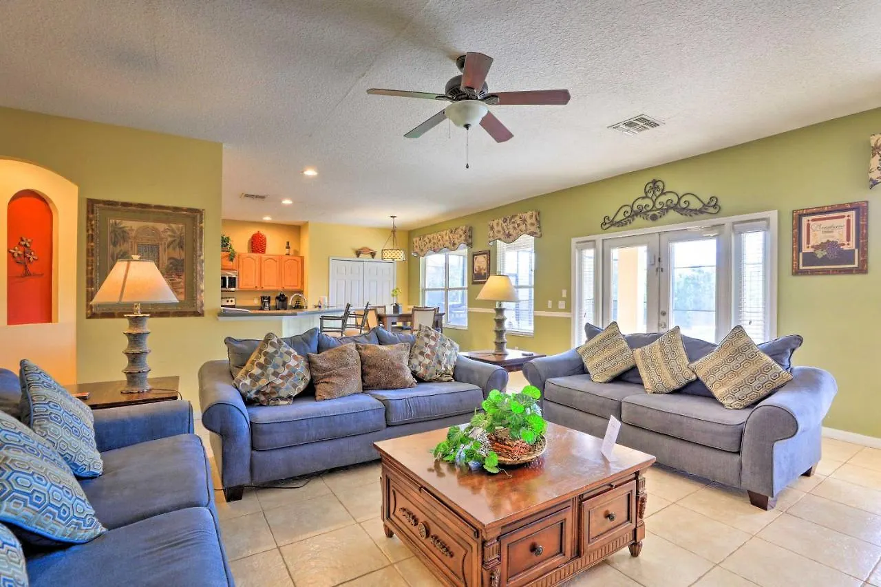 Holiday home Spacious Family With Game And Pool