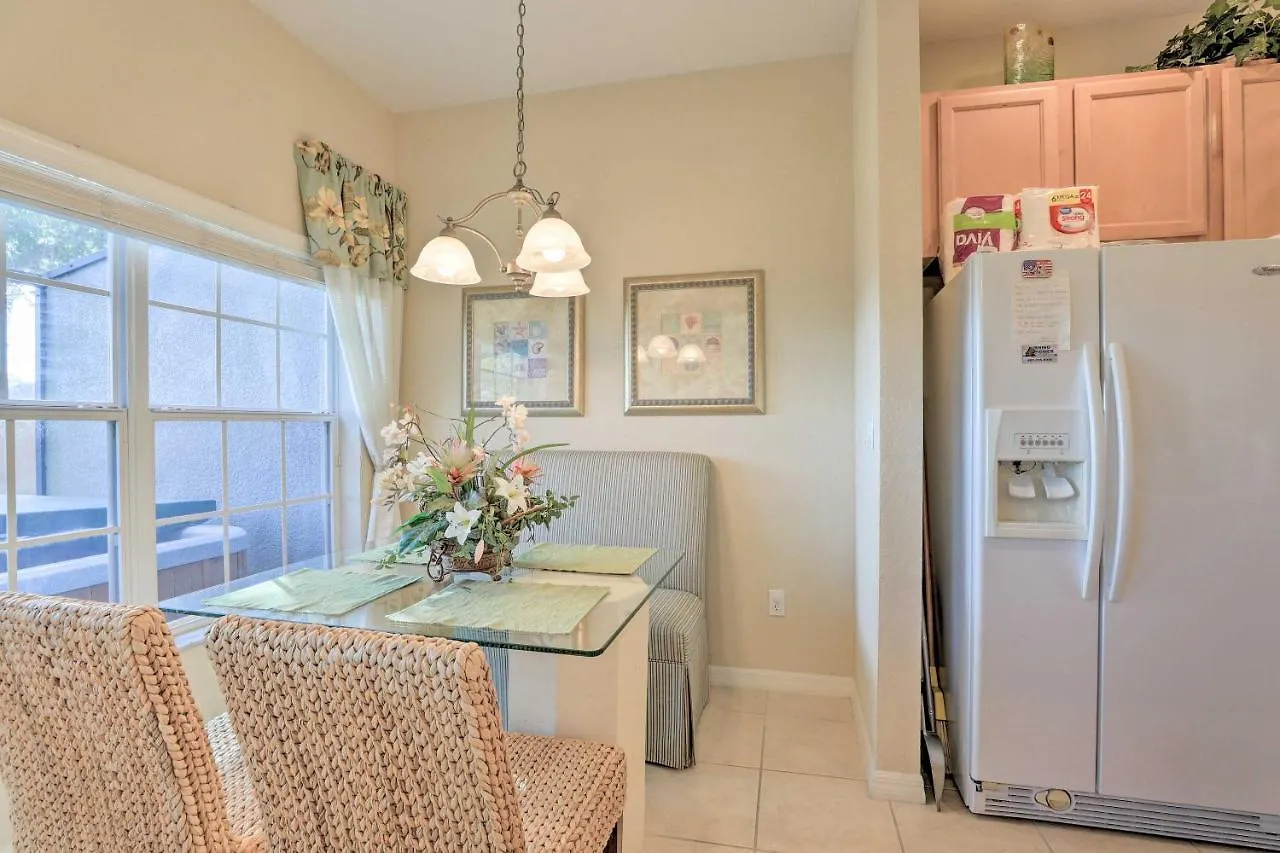 Family Townhome With Amenity Access! Vakantiehuis