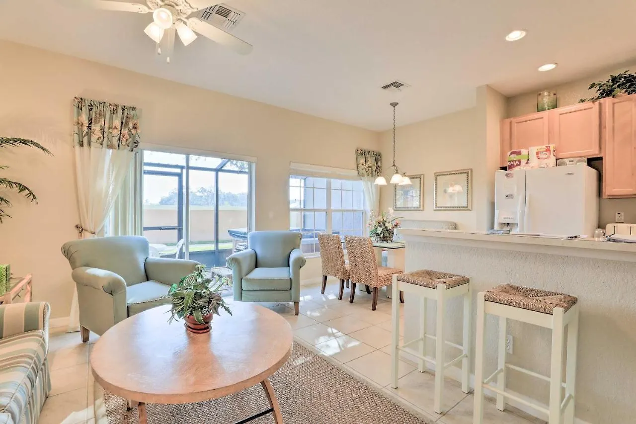 Family Townhome With Amenity Access!