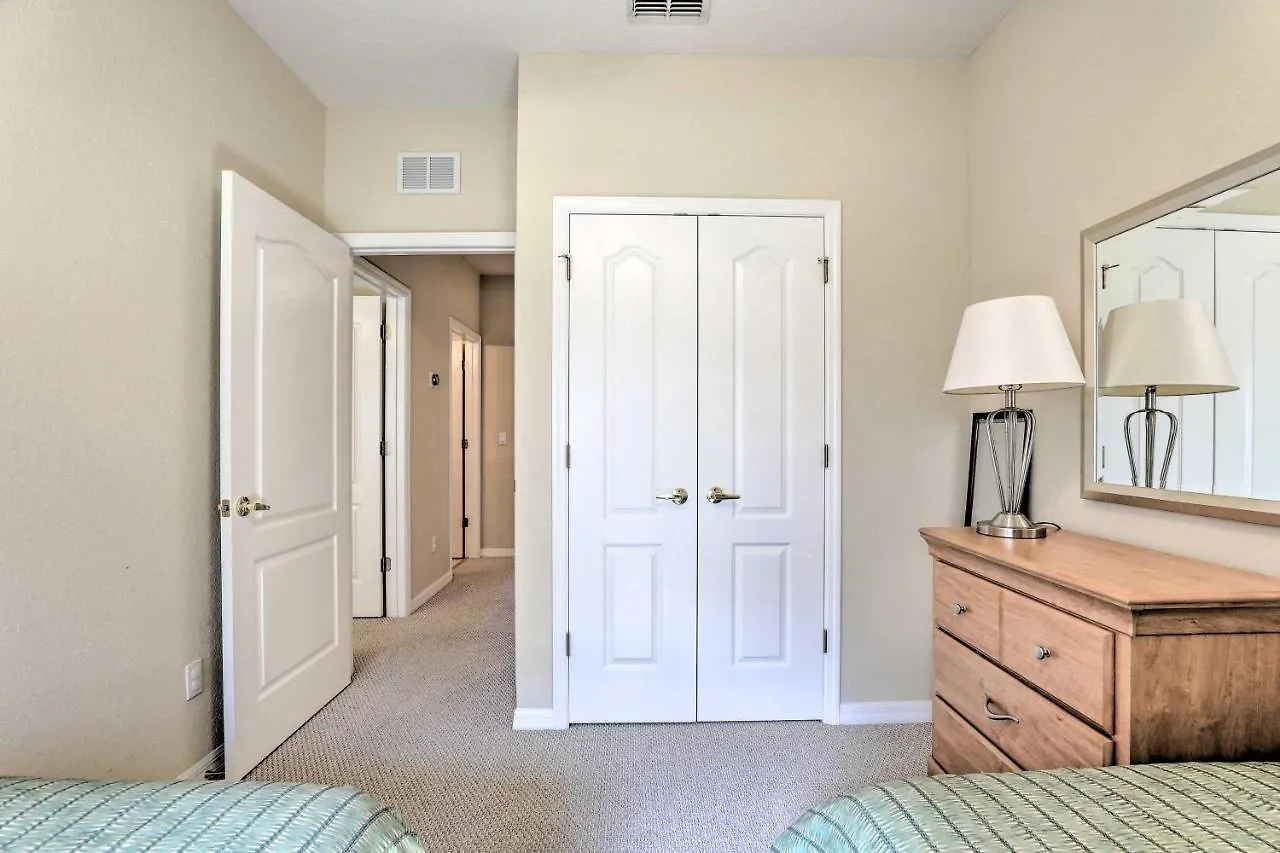 Family Townhome With Amenity Access! Kissimmee