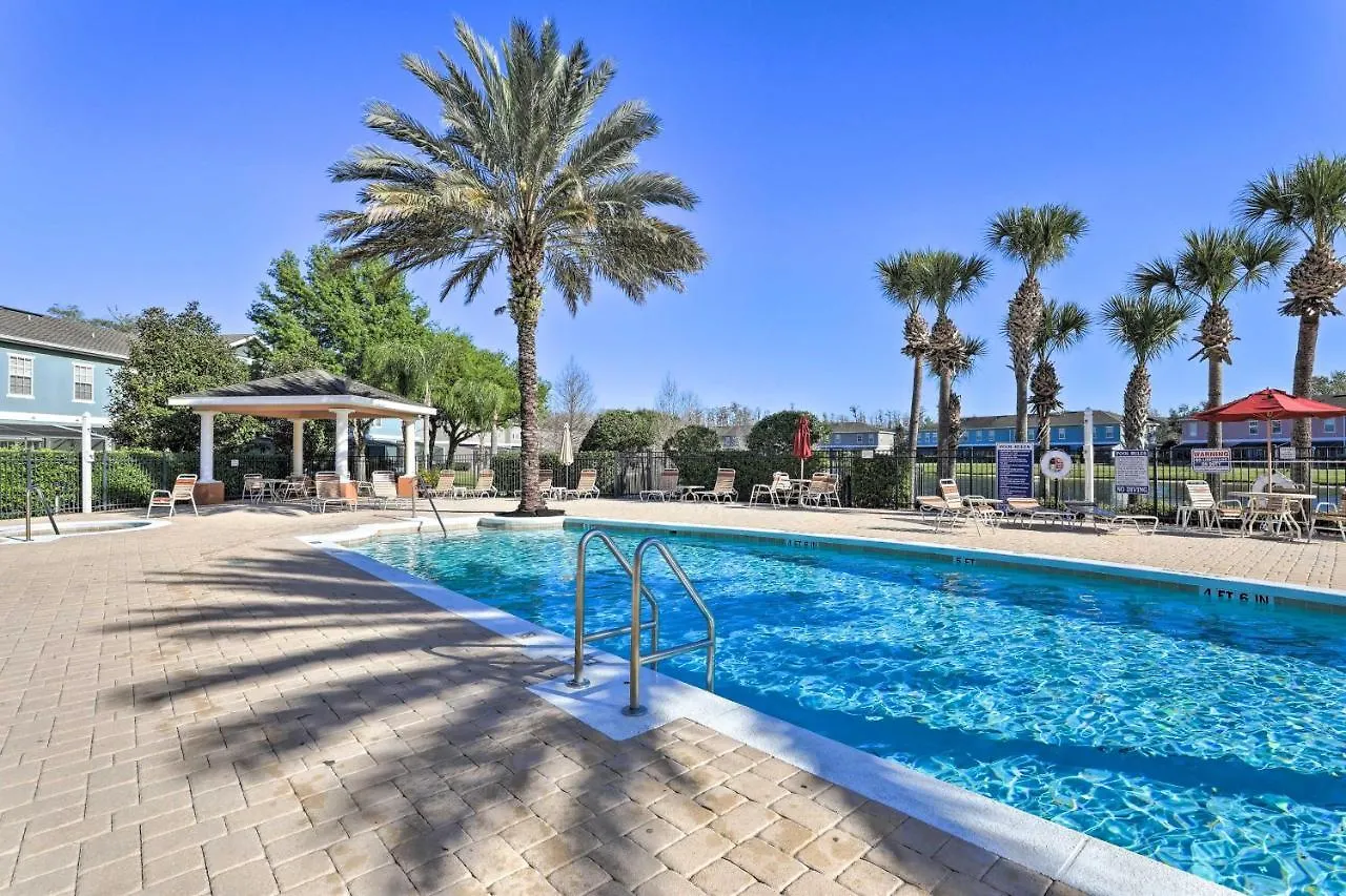 Family Townhome With Amenity Access! Vakantiehuis