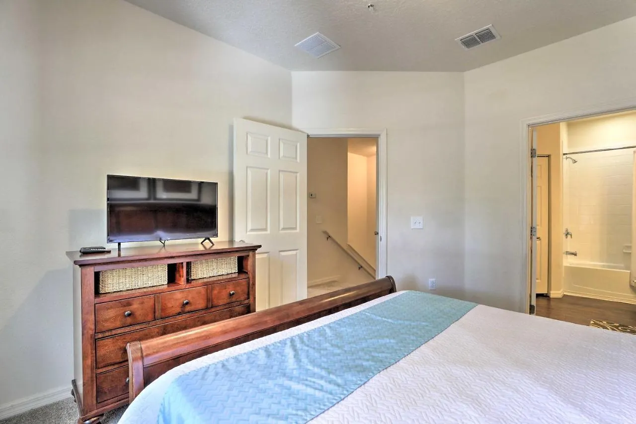 Lucaya Village Townhome With Pool, 6 Mi To Disney! *
