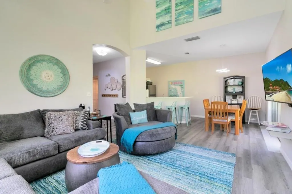 Area 4 Bed 3,5 Bathroom Emerald Island Townhouse