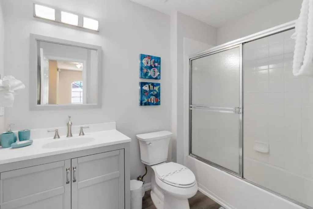 Area 4 Bed 3,5 Bathroom Emerald Island Townhouse