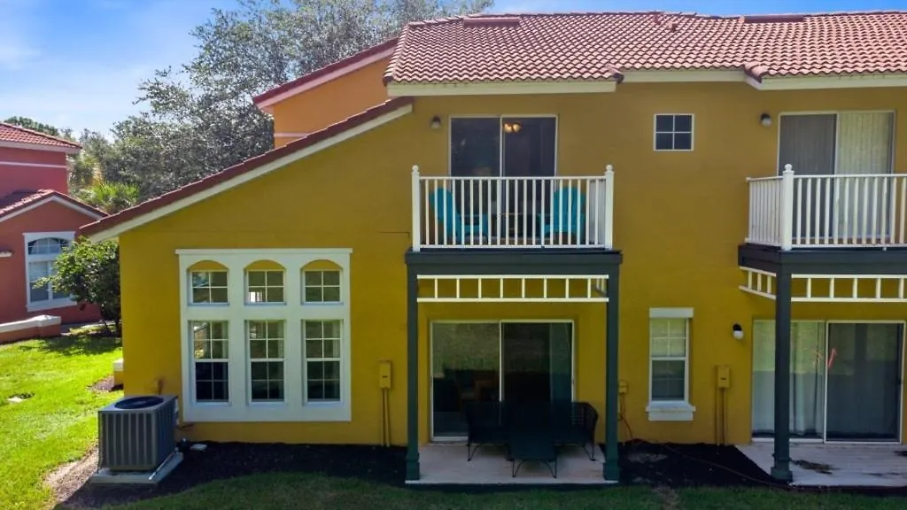 Area 4 Bed 3,5 Bathroom Emerald Island Townhouse