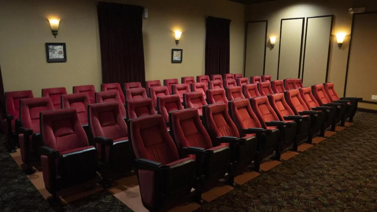 Frozen Retreat With Private Pool & Baby Gear Near Disney World Appartamento