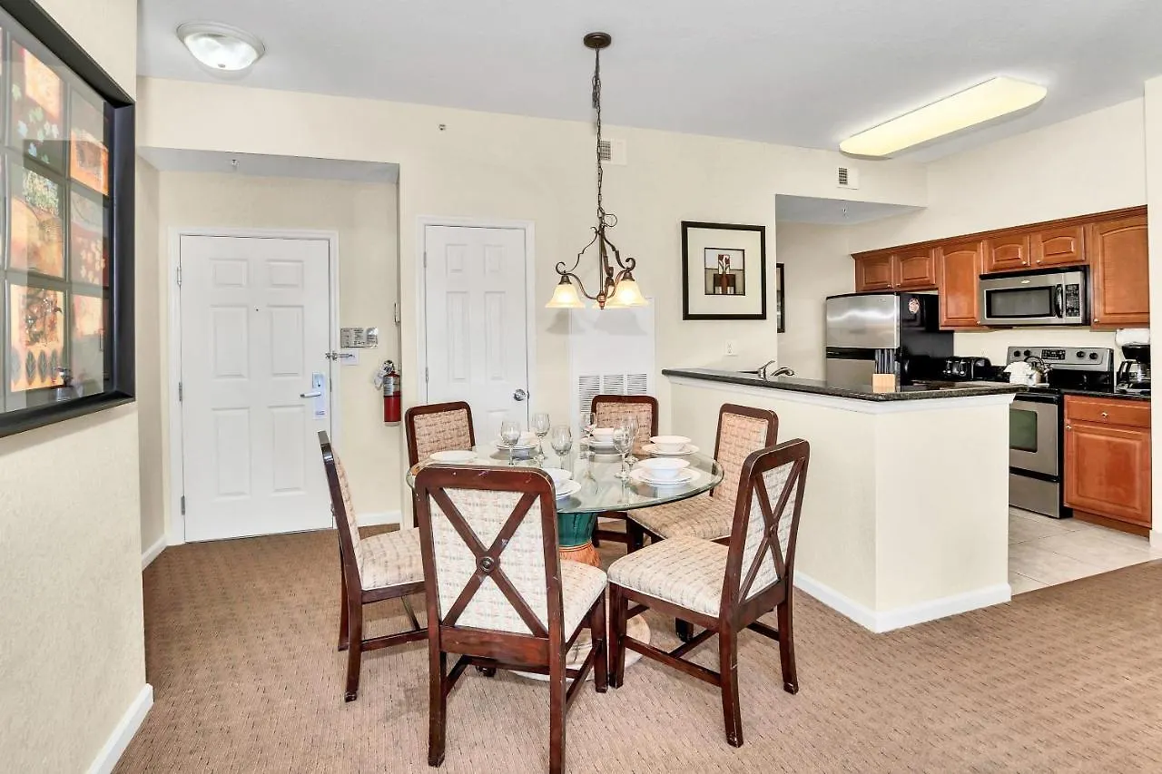 Beautiful 2br - Family - Pool And Hot Tub! Semesterbostad