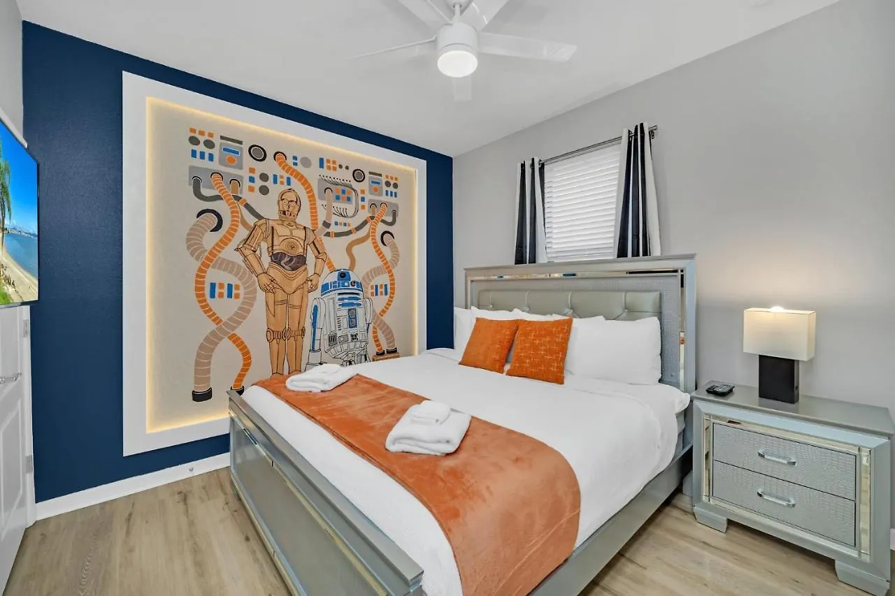 Ferienhaus Stunning Modern Family Villa, Pool & Jacuzzi With Private View, Themed Bedrooms! *