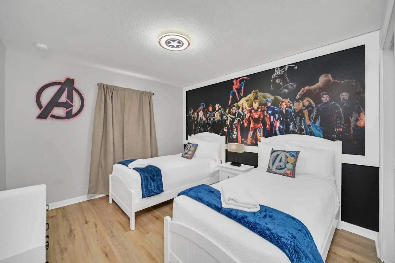 Stunning Modern Family Villa, Pool & Jacuzzi With Private View, Themed Bedrooms! Ferienhaus *