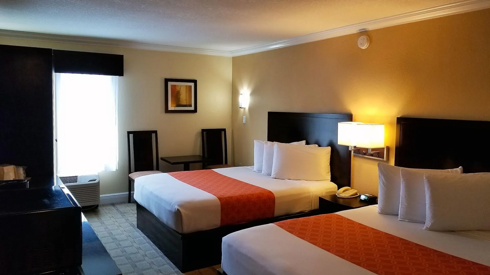 Hotel Galleria Palms Orlando - Free Theme Park Shuttles