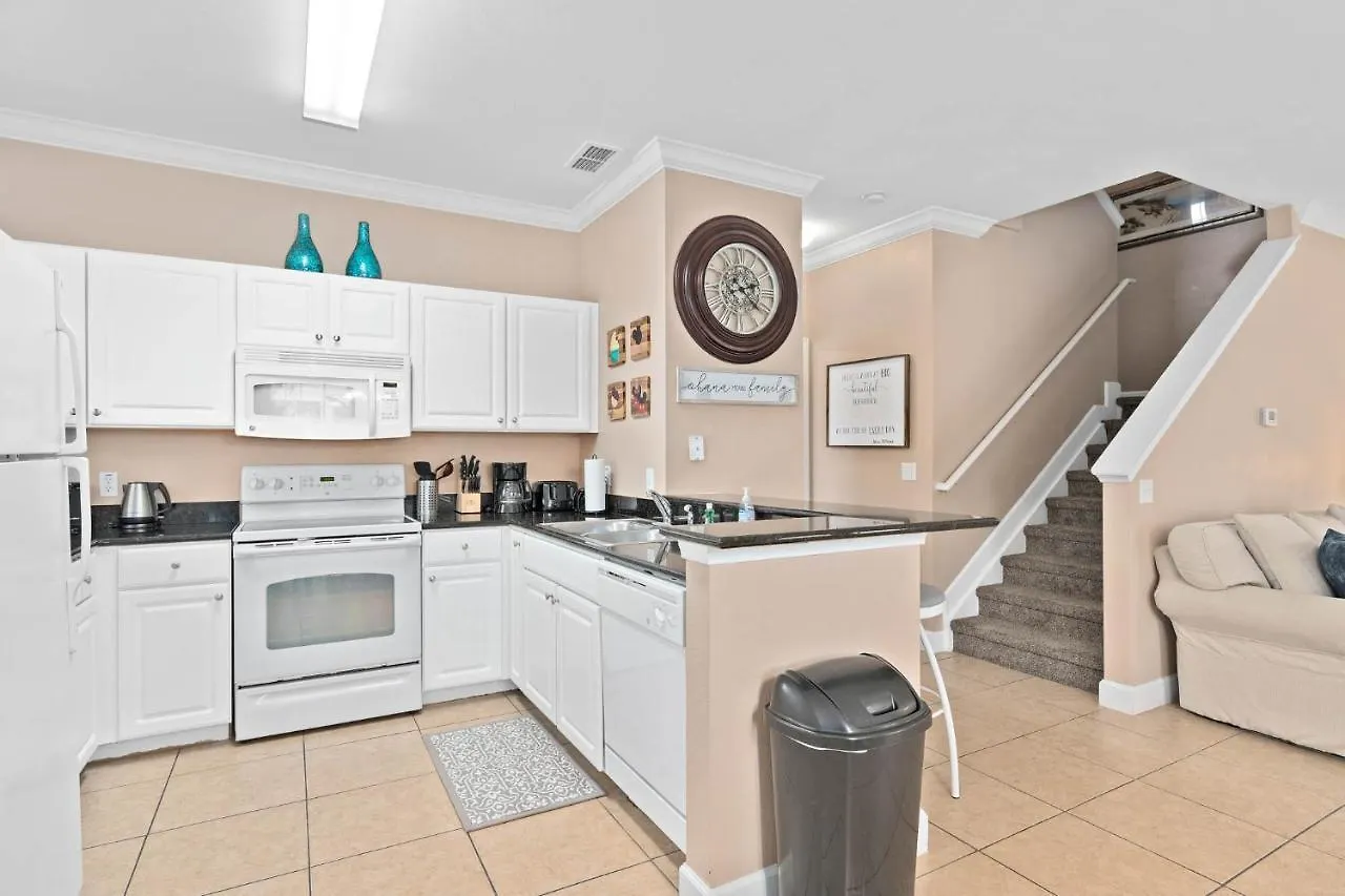 Casa de Férias Charming Townhouse With 2 King & Amazing Pool Only 10 Mins To *