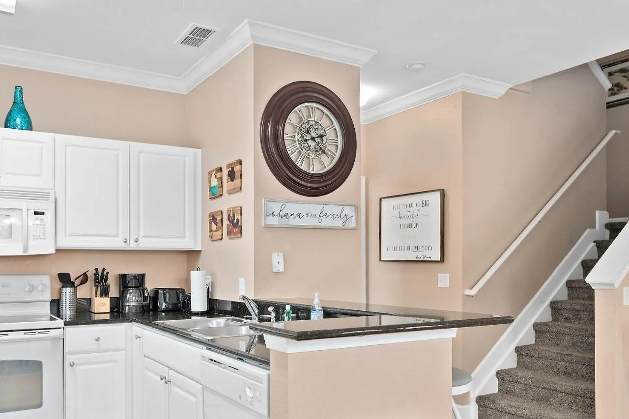 Casa de Férias Charming Townhouse With 2 King & Amazing Pool Only 10 Mins To